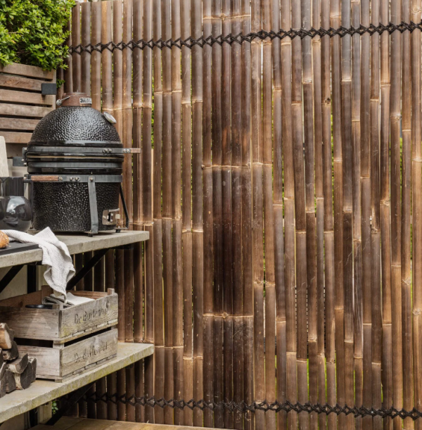 Bambu runcing sebagai pagar teras